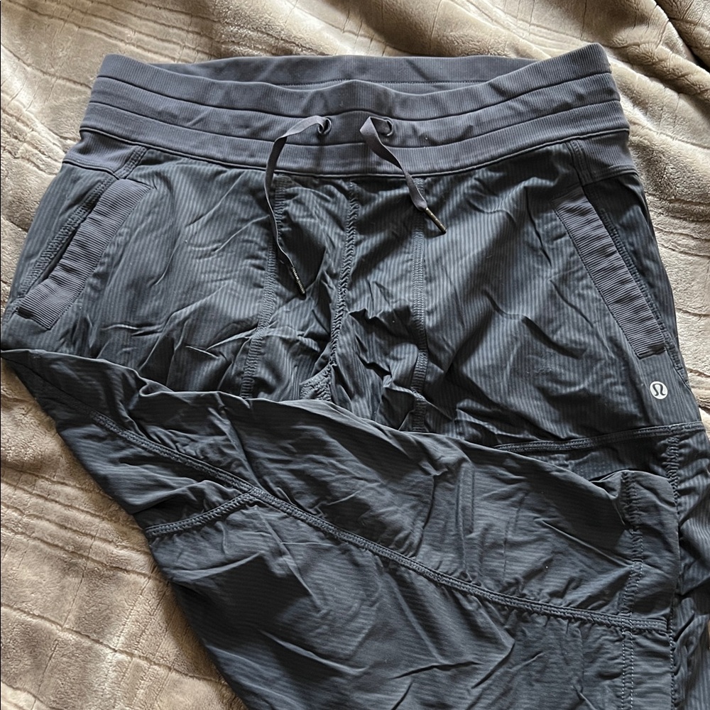 Lululemon Black Capris Pants